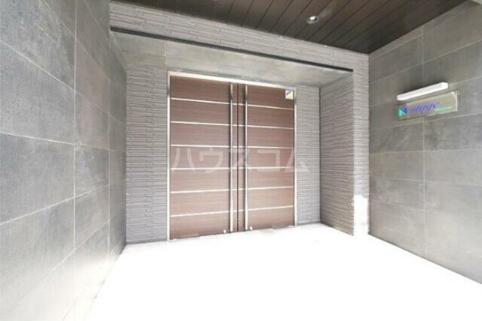 26/30 エントランス