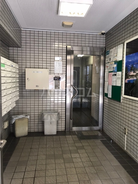 16/22 エントランス