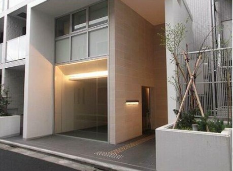 14/18 エントランス