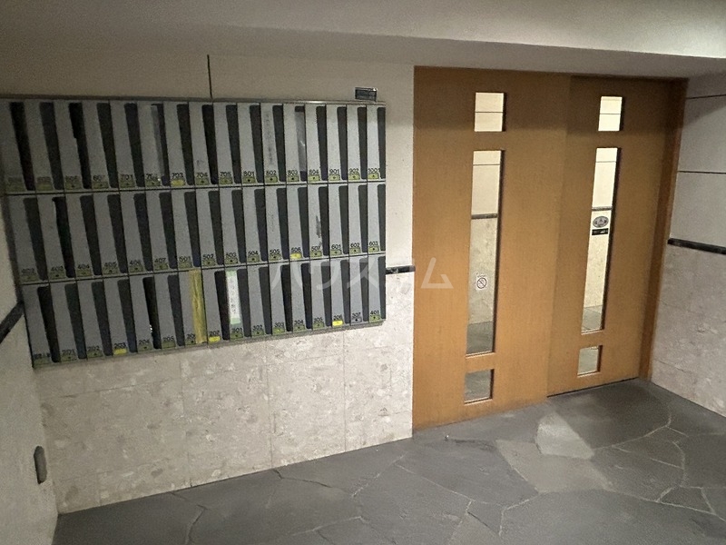 14/19 エントランス