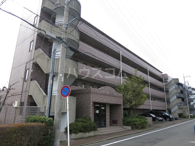 13/19 エントランス