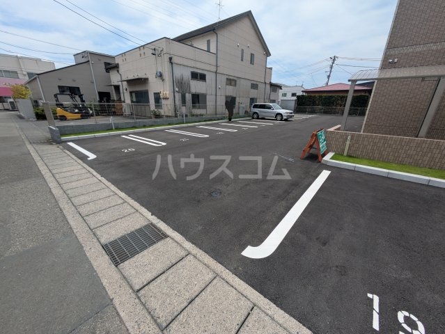 28/30 駐車場
