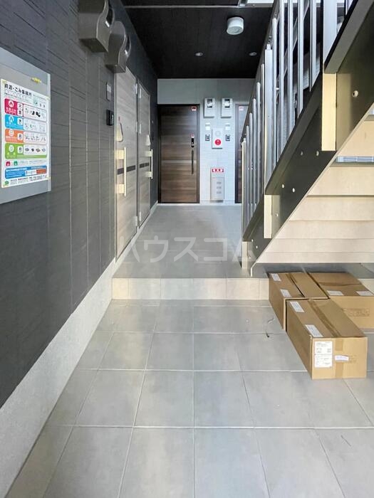 22/30 エントランス