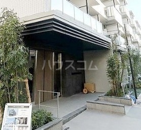 16/21 エントランス