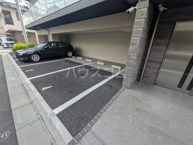 28/30 駐車場