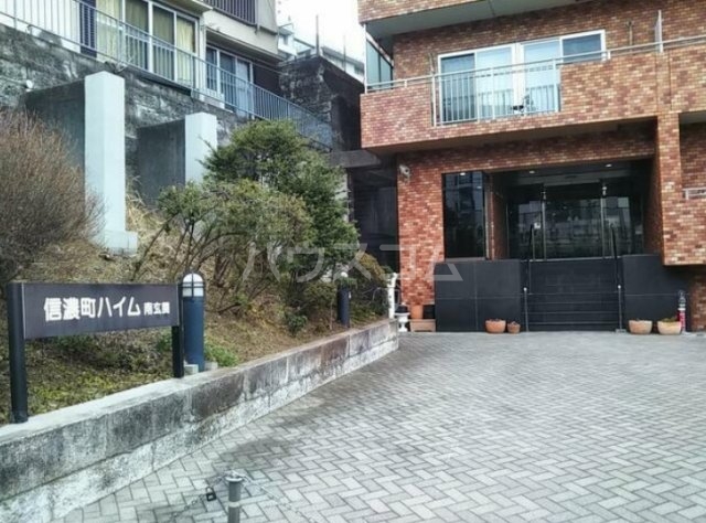 16/16 エントランス