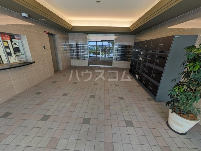 26/30 エントランス