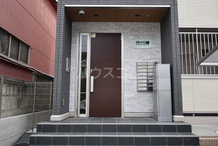 20/30 エントランス