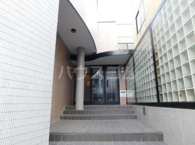 22/26 エントランス