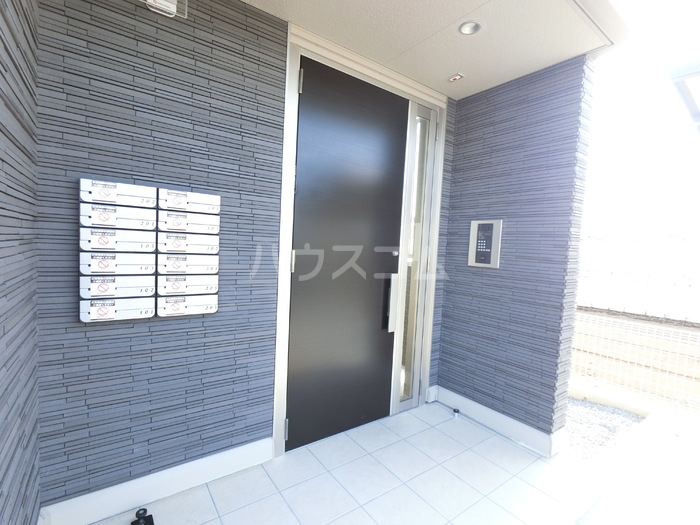 16/18 エントランス