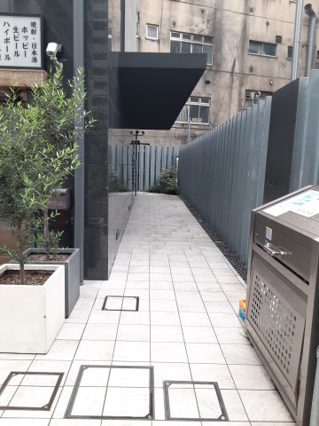 20/30 エントランス