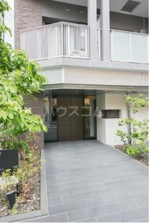 18/22 エントランス