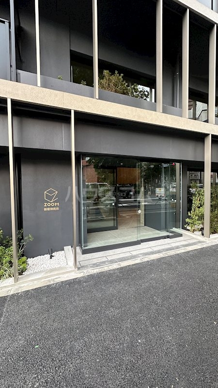 21/30 エントランス