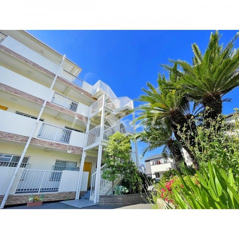 15/23 エントランス