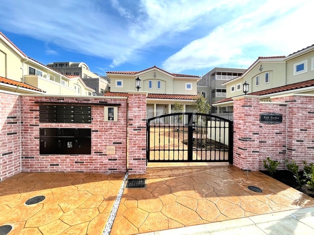 23/30 エントランス