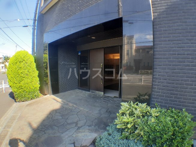 21/30 エントランス