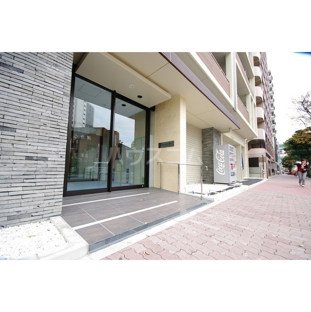 2/4 エントランス