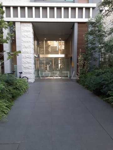 25/30 エントランス