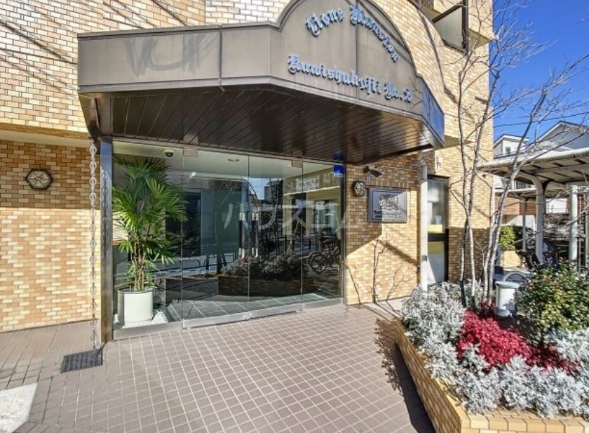 17/23 エントランス