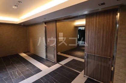 14/15 エントランス