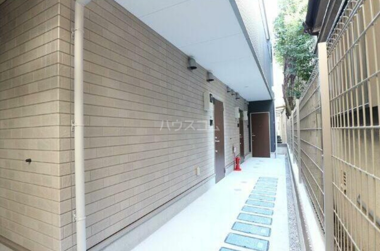 14/19 エントランス