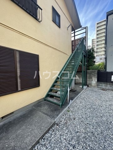 21/30 エントランス