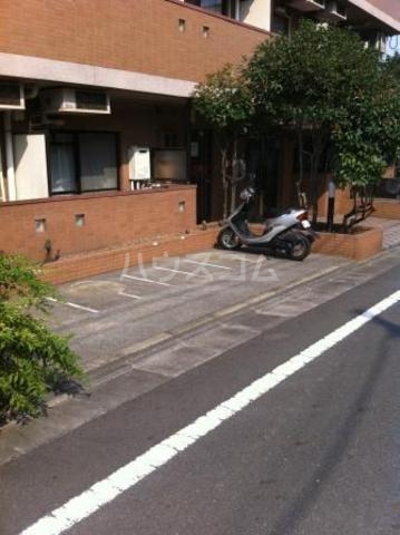 22/30 駐車場