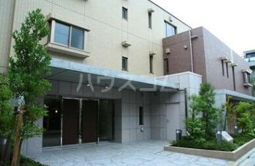 20/23 エントランス