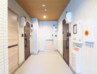 17/19 エントランス