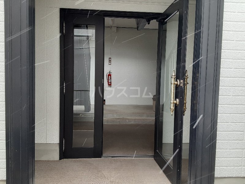 17/26 エントランス