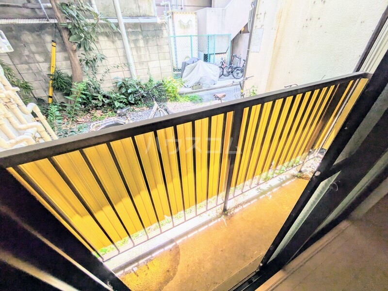 16/27 バルコニー