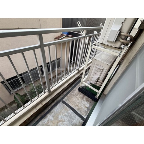 19/26 バルコニー