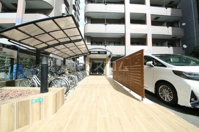 16/26 エントランス