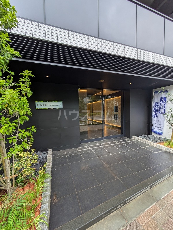 26/30 エントランス