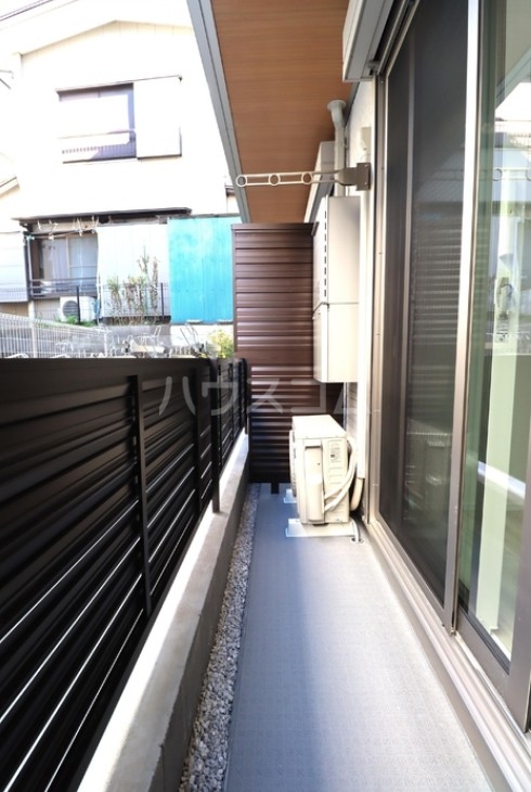 18/27 バルコニー