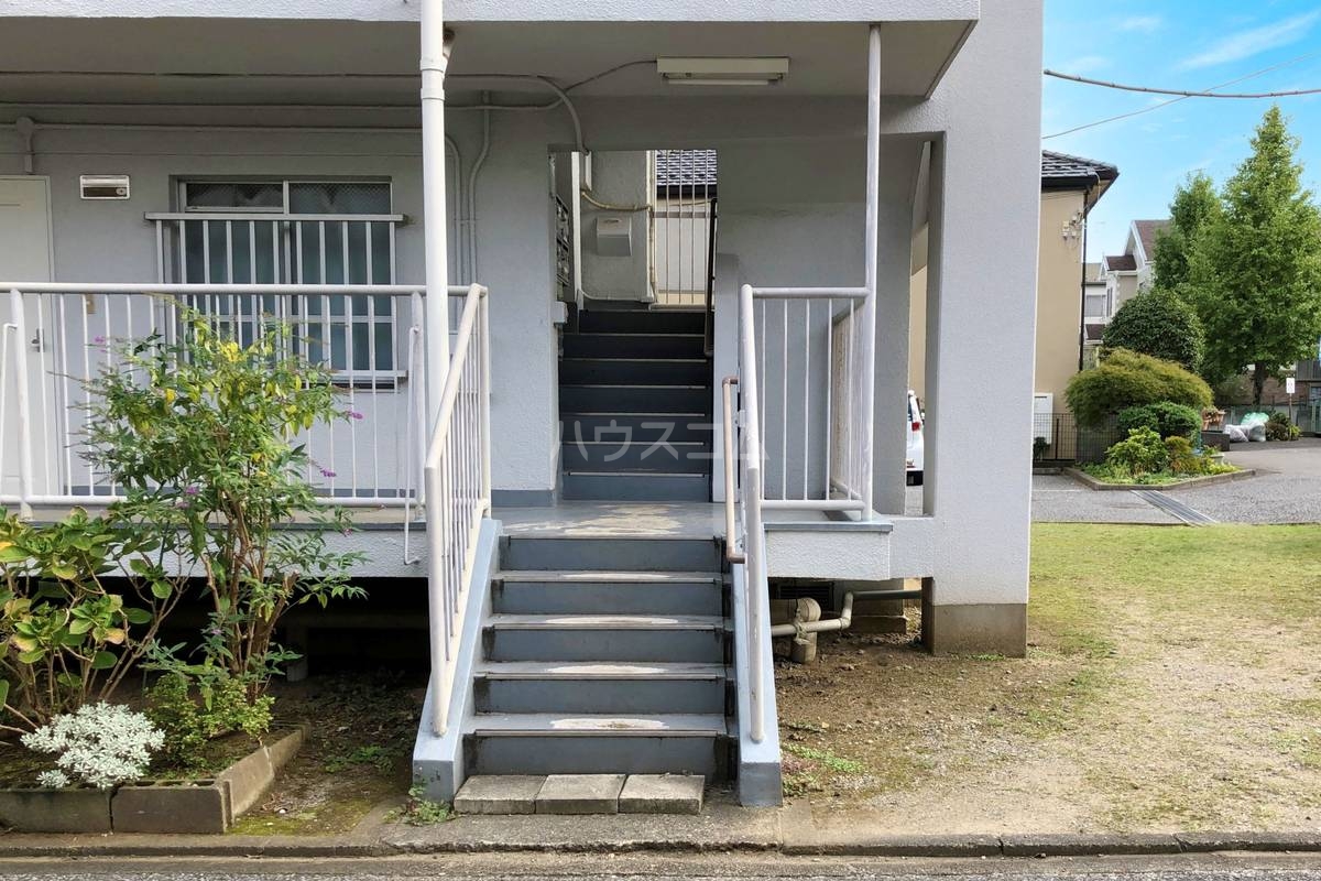 15/17 エントランス