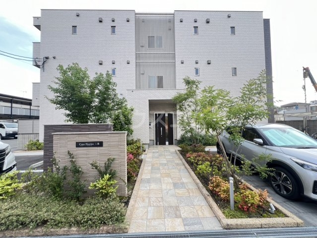 18/28 エントランス