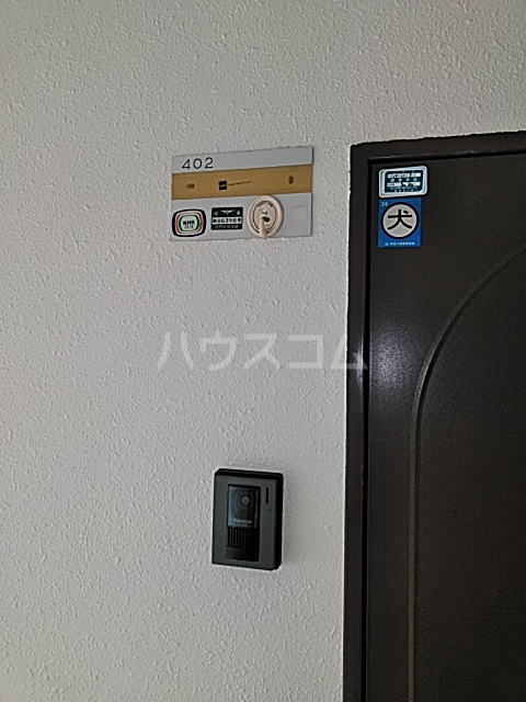 28/30 エントランス