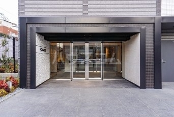 14/20 エントランス