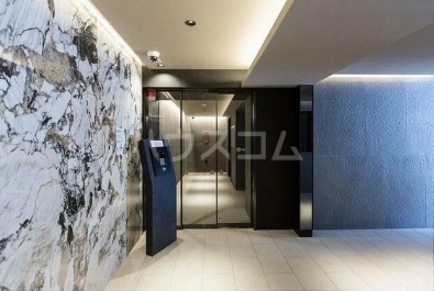 17/27 エントランス