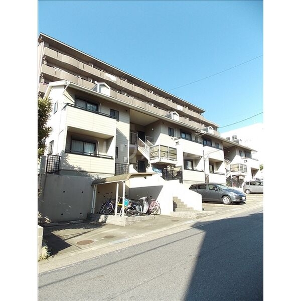 14/23 エントランス