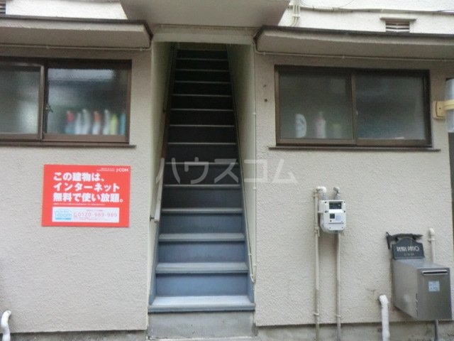 16/19 エントランス