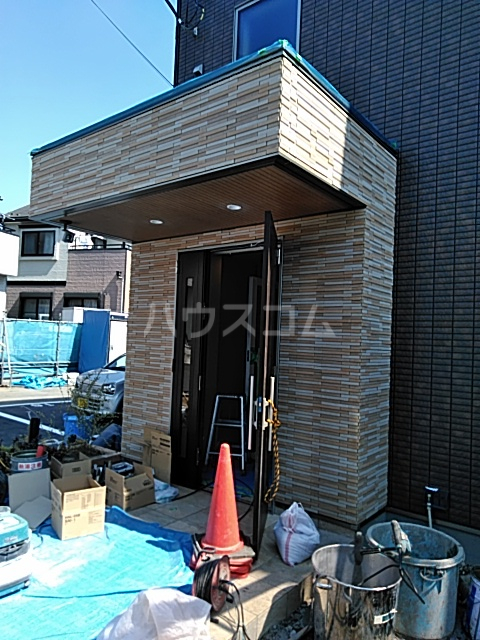 27/30 エントランス