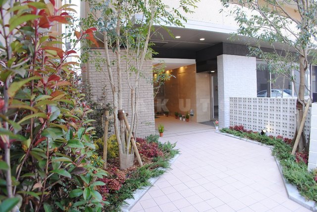 16/25 エントランス