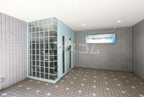 17/28 エントランス