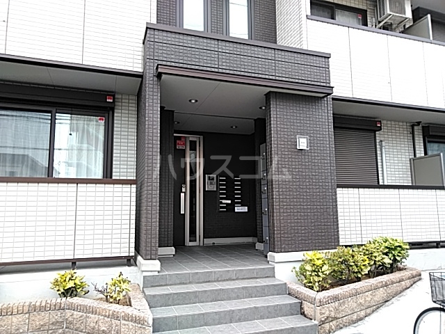 20/30 エントランス