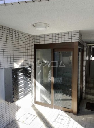 25/30 エントランス