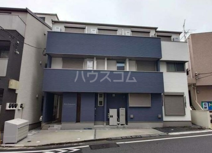 16/18 エントランス