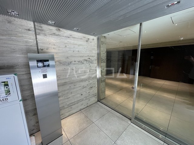 21/30 エントランス