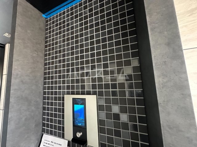 26/30 エントランス